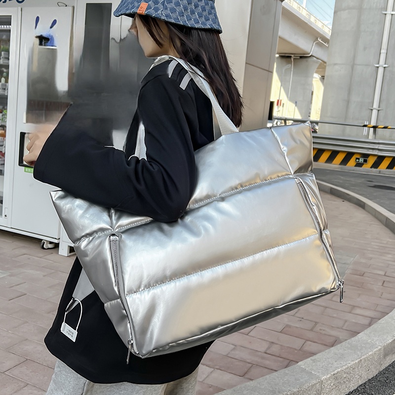 Down Jacket Packable - Borsa a tracolla in argento Y2k