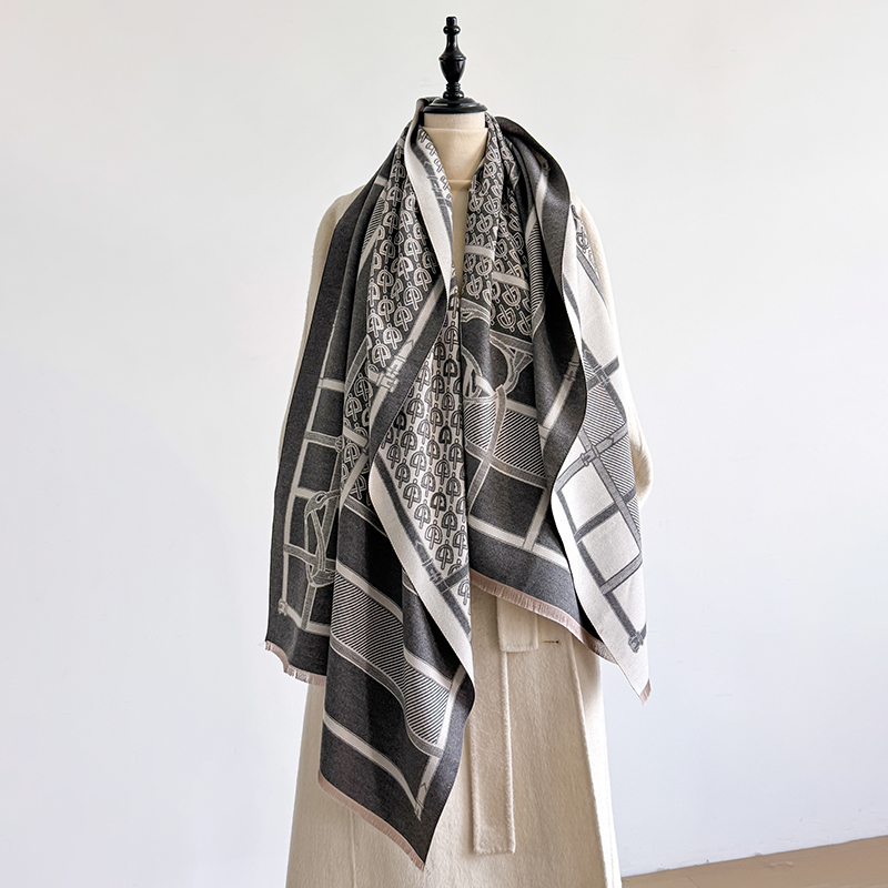 Sciarpa in cashmere imitazione - Cashmere Pashmina Wrap recensione e prezzo